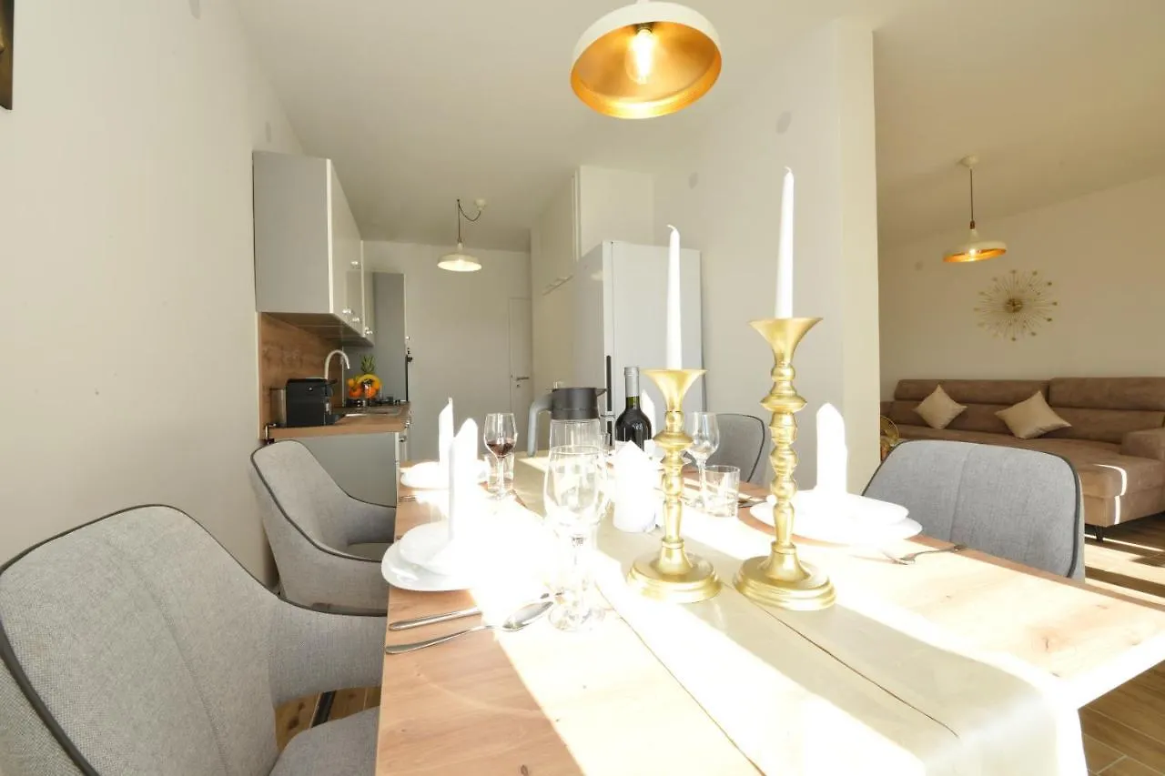 Apartment Apartman Lola Zadar