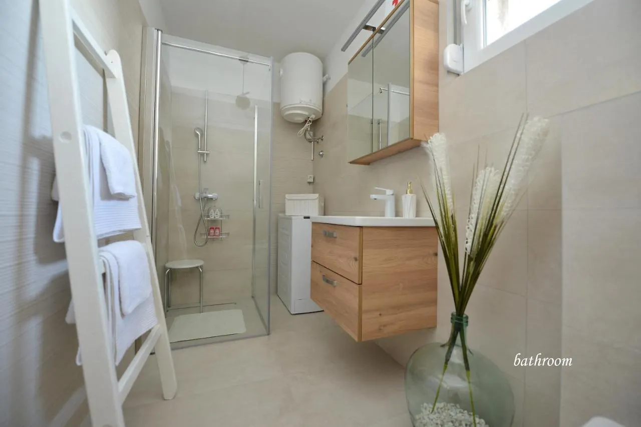Apartman Lola Zadar 0*,  Croatia