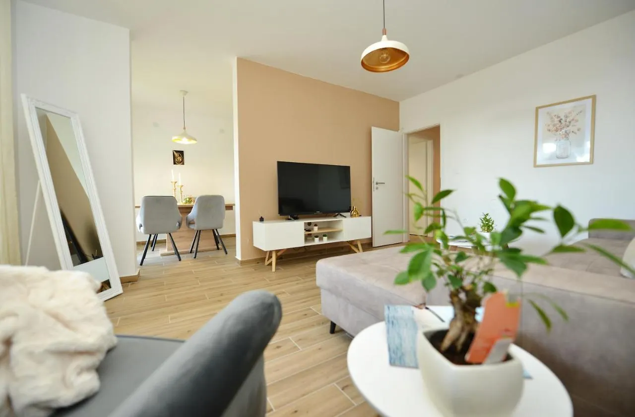 Apartment Apartman Lola Zadar